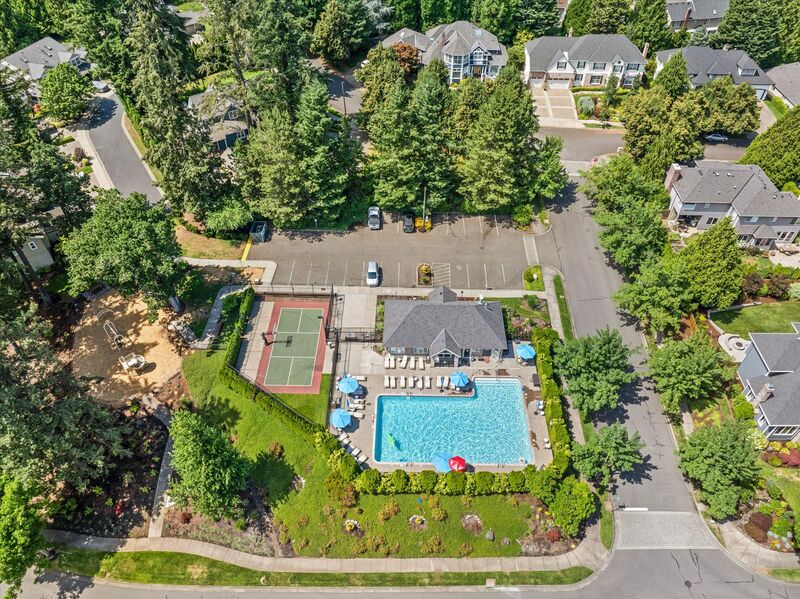 Cascade Summit community pool